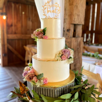 Sweet Treats Bakery – Buttercream Wedding Cake